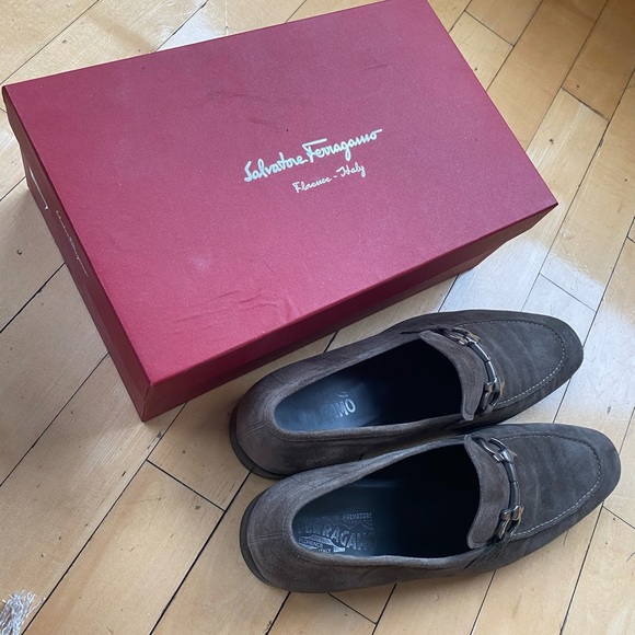 Men’s Ferragamo loafers. Size 12. Grey suede. - Picture 6 of 7